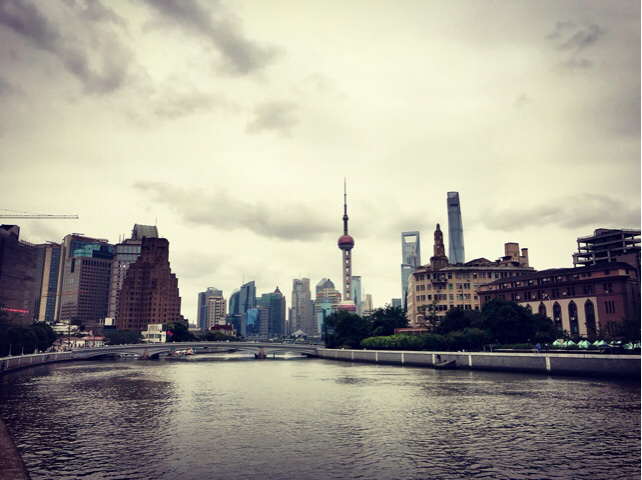 上海和东京比哪个繁华(北京，上海，东京，香港，这四个城市哪个最繁荣？)
